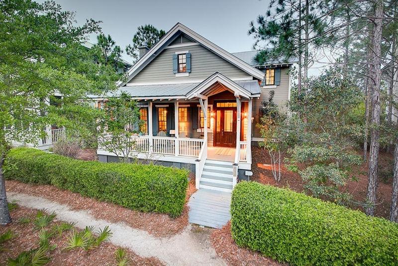 'Serendipity' Beautiful 3BR Cottage Sleeps 8 Close to Lazy River Pool at Camp WaterColor home